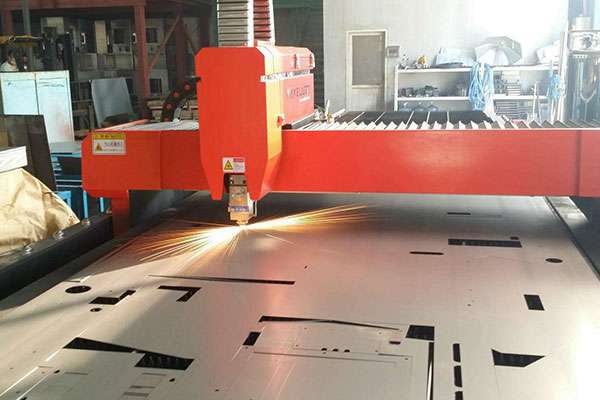 使用激光切割机精密度明显提升-半岛·网站在线-PeninSula体育网(中国)